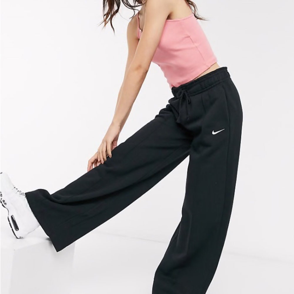 Nike High Waisted Wide Leg Sweatpants